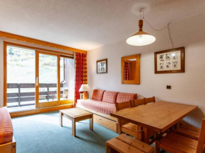 Appartement avec balcon, proche des pistes et commerces - FR-1-355-203